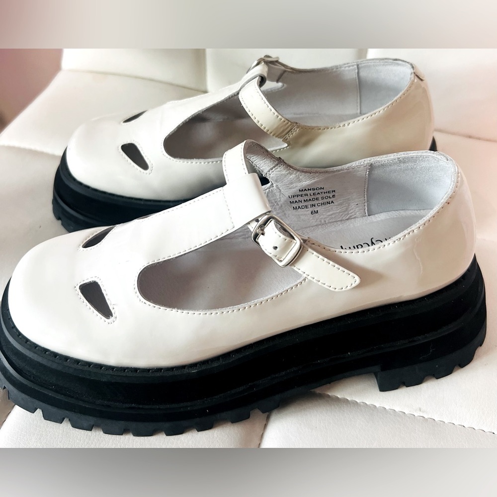 NWOT Jeffrey Campbell Leather White Mary Jane Platform Pump Shoe Women’s size 6
